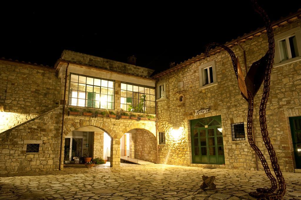 Agriturismo Tenuta Conti Faina Fratta Todina Rum bild