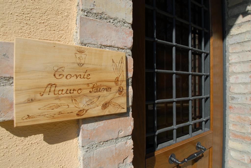 Agriturismo Tenuta Conti Faina Fratta Todina Rum bild